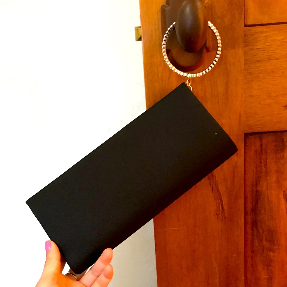Black clutch